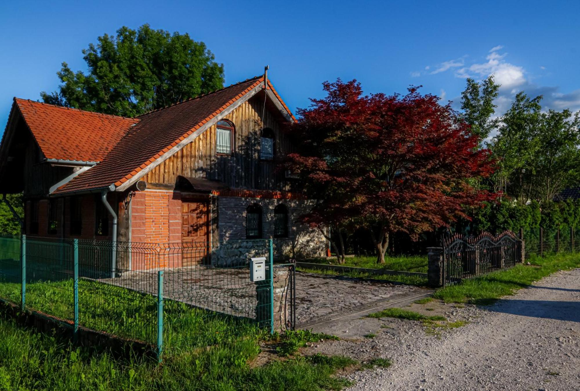 Holiday Home Iman Ripac Kültér fotó